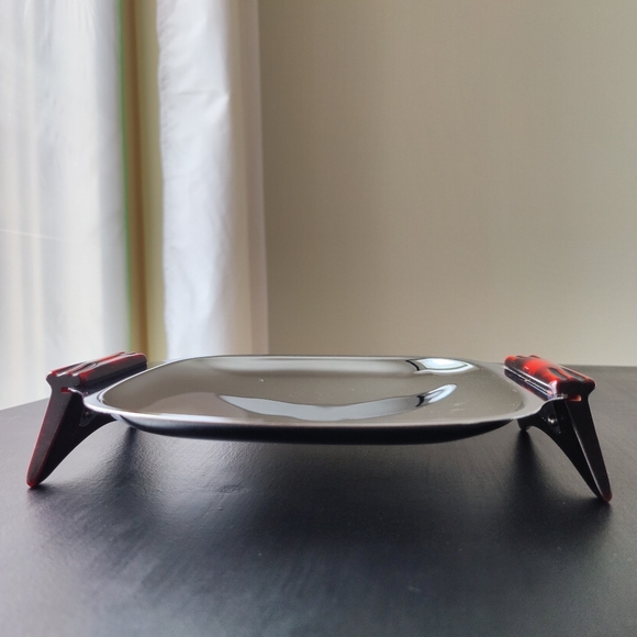 Glo Hill - Gourmates small square cake serving tray with red bakelite hanlles - Picture 5 of 12